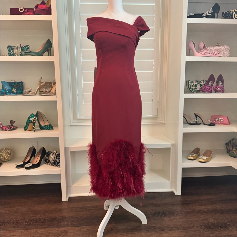 Elegant Off-Shoulder Burgundy Wedding Dress